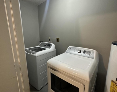 641 W 9th Street - Photo Thumbnail 15