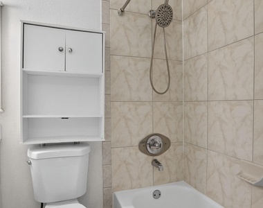 9919 Nob Hill Court - Photo Thumbnail 6