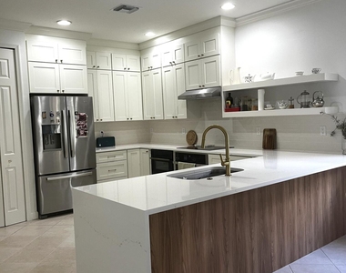7015 Willow Pine Way - Photo Thumbnail 7