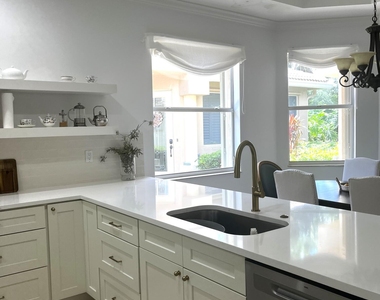 7015 Willow Pine Way - Photo Thumbnail 11