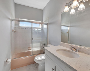2704 Se Eagle Drive - Photo Thumbnail 29