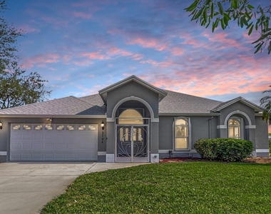 2704 Se Eagle Drive - Photo Thumbnail 1