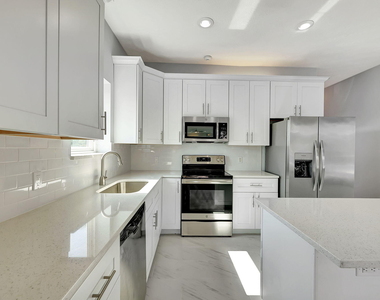 2704 Se Eagle Drive - Photo Thumbnail 20