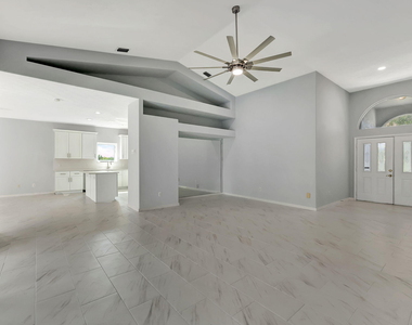 2704 Se Eagle Drive - Photo Thumbnail 13