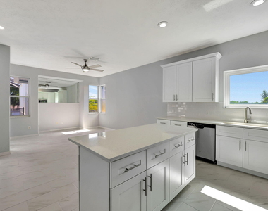 2704 Se Eagle Drive - Photo Thumbnail 21