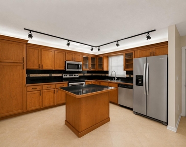 4528 Sw 54th Street - Photo Thumbnail 15