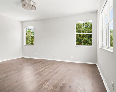 207 Isle Verde Way - Photo Thumbnail 40