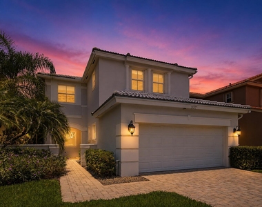 207 Isle Verde Way - Photo Thumbnail 2