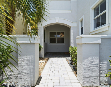 207 Isle Verde Way - Photo Thumbnail 6