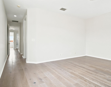 207 Isle Verde Way - Photo Thumbnail 42