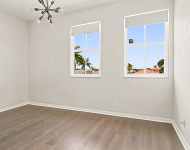 207 Isle Verde Way - Photo Thumbnail 49