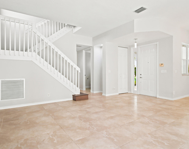 207 Isle Verde Way - Photo Thumbnail 12