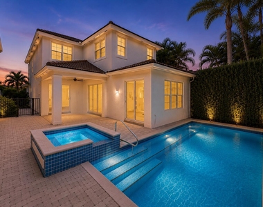 207 Isle Verde Way - Photo Thumbnail 3
