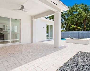 207 Isle Verde Way - Photo Thumbnail 35