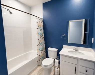 812 Persimmon Place - Photo Thumbnail 7