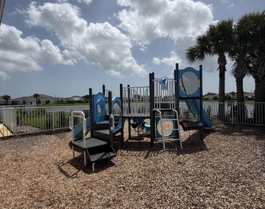812 Persimmon Place - Photo Thumbnail 14