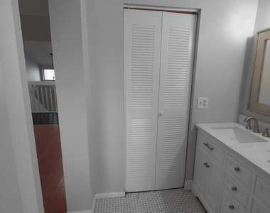 2147 Discovery Circle W - Photo Thumbnail 14