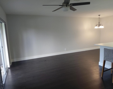 2147 Discovery Circle W - Photo Thumbnail 33