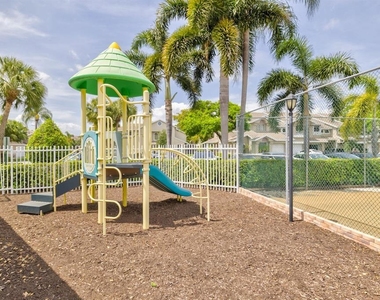 2147 Discovery Circle W - Photo Thumbnail 25