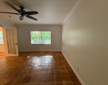 1640 Ne 4th Place - Photo Thumbnail 6