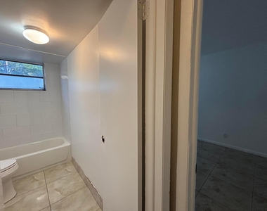 491 Nw 42nd Avenue - Photo Thumbnail 9