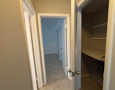 491 Nw 42nd Avenue - Photo Thumbnail 6