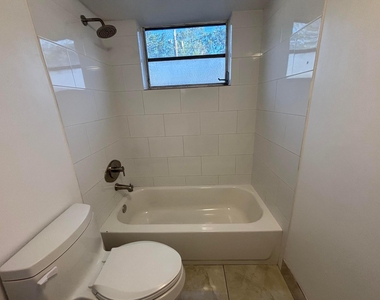 491 Nw 42nd Avenue - Photo Thumbnail 10