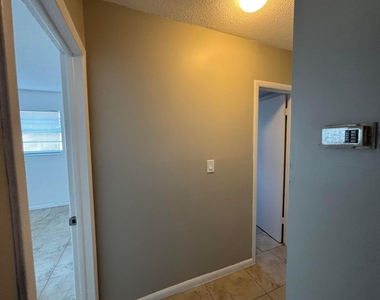 491 Nw 42nd Avenue - Photo Thumbnail 5