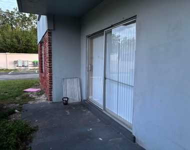 491 Nw 42nd Avenue - Photo Thumbnail 12