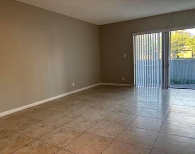 491 Nw 42nd Avenue - Photo Thumbnail 3