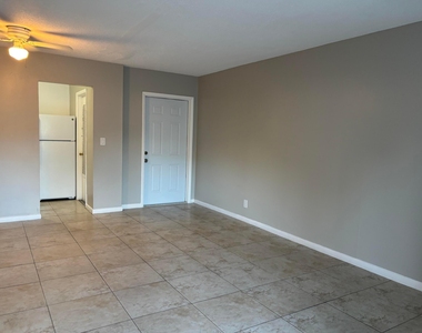491 Nw 42nd Avenue - Photo Thumbnail 4
