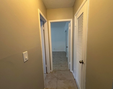 491 Nw 42nd Avenue - Photo Thumbnail 7