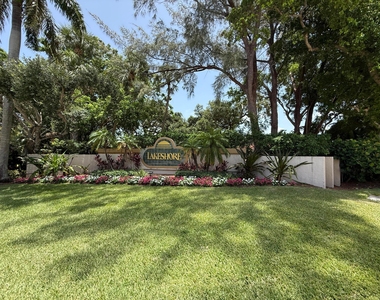 225 N Lakeshore Drive - Photo Thumbnail 61