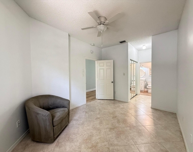 225 N Lakeshore Drive - Photo Thumbnail 48