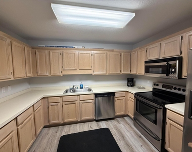 225 N Lakeshore Drive - Photo Thumbnail 97