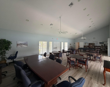 225 N Lakeshore Drive - Photo Thumbnail 94