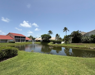 225 N Lakeshore Drive - Photo Thumbnail 2