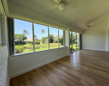 225 N Lakeshore Drive - Photo Thumbnail 29