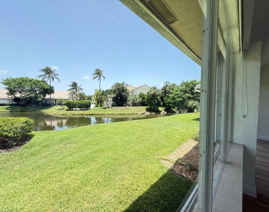 225 N Lakeshore Drive - Photo Thumbnail 31