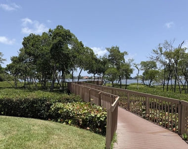 225 N Lakeshore Drive - Photo Thumbnail 69