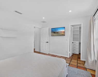 11760 Inverness Circle - Photo Thumbnail 10