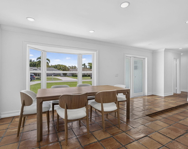 11760 Inverness Circle - Photo Thumbnail 4