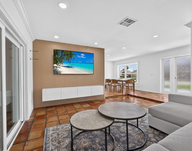 11760 Inverness Circle - Photo Thumbnail 5