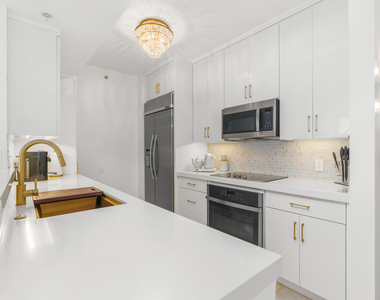 550 Okeechobee Boulevard - Photo Thumbnail 3