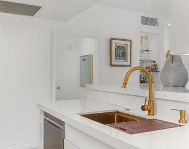 550 Okeechobee Boulevard - Photo Thumbnail 4