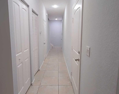 243 Sw 7th Court - Photo Thumbnail 10