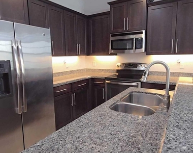 243 Sw 7th Court - Photo Thumbnail 6