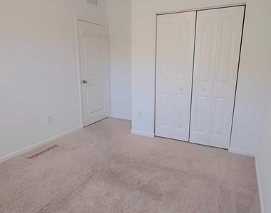 243 Sw 7th Court - Photo Thumbnail 16