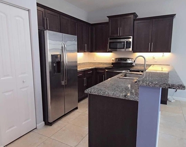 243 Sw 7th Court - Photo Thumbnail 2