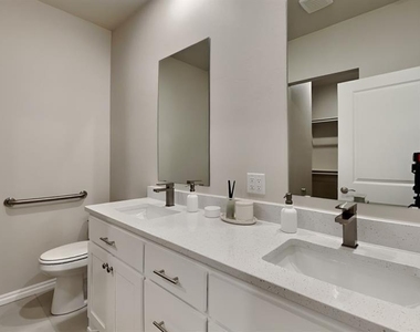 8020 Labelle Drive - Photo Thumbnail 11
